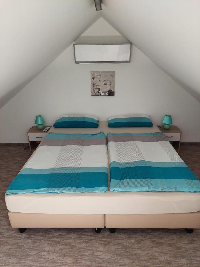 Pol-Lak Apartamento Szolosgyorok Exterior foto