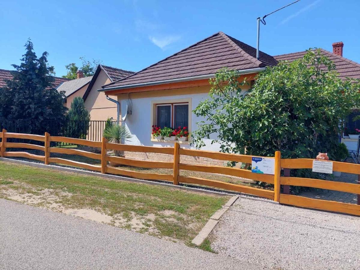 Pol-Lak Apartamento Szolosgyorok Exterior foto